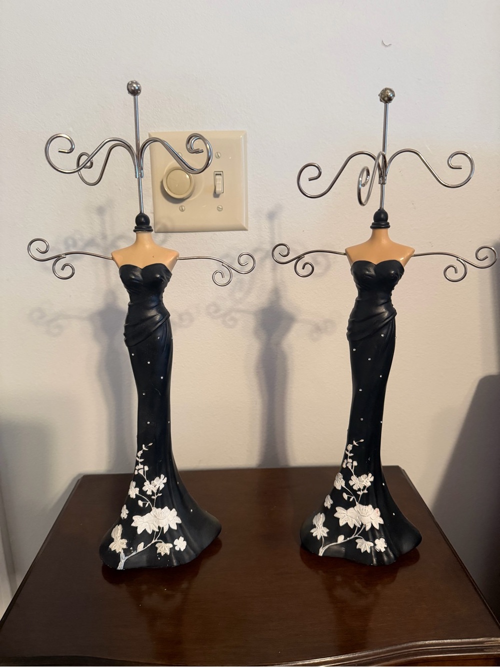 Elegant Black Dress Mannequin Jewelry Stand - Black